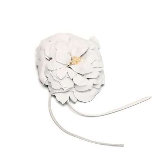 Accesoriu floare de TRANDAFIR ALB din piele